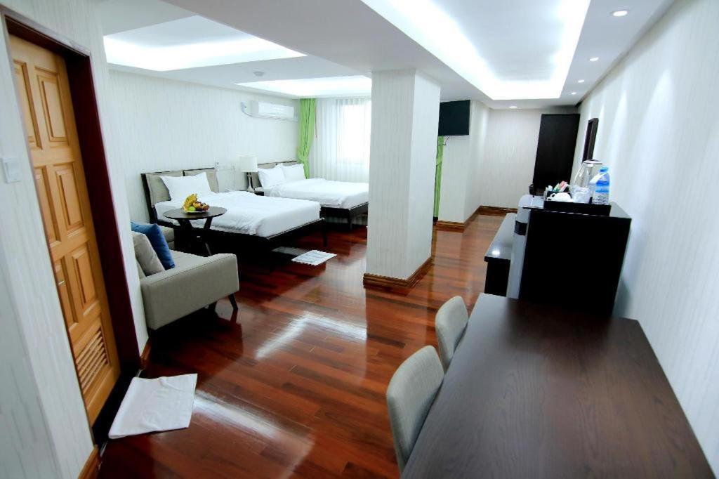 Myanmar Life Hotel Yangon Exterior foto
