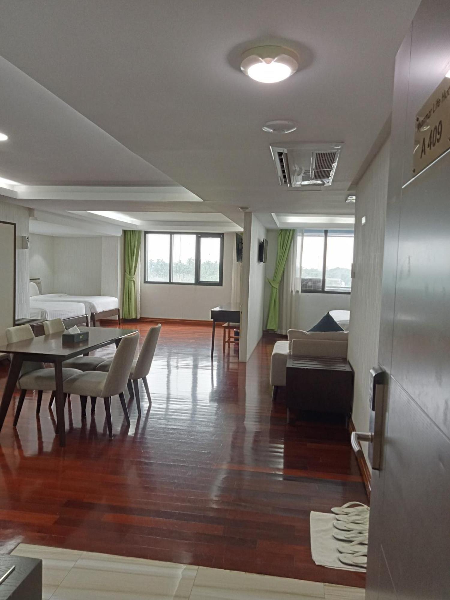 Myanmar Life Hotel Yangon Exterior foto