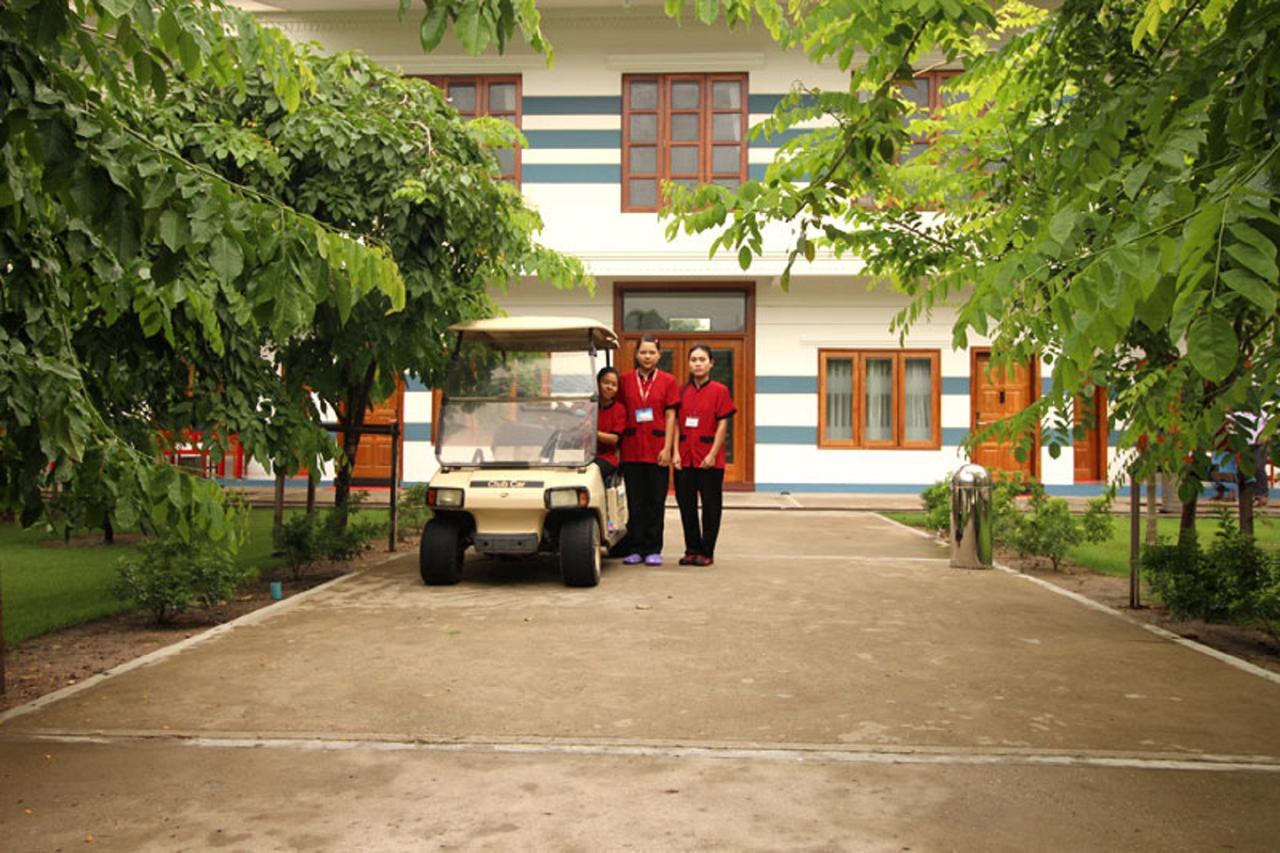 Myanmar Life Hotel Yangon Exterior foto