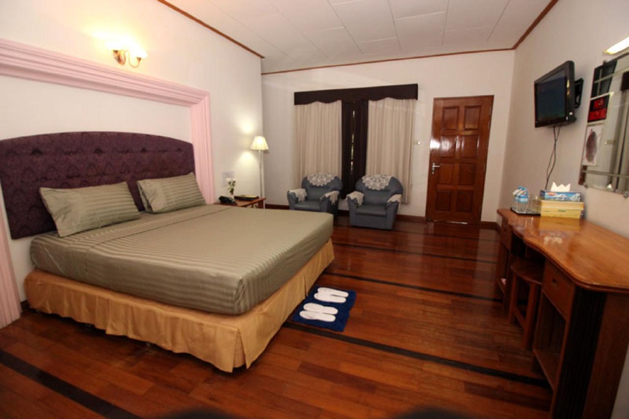 Myanmar Life Hotel Yangon Exterior foto