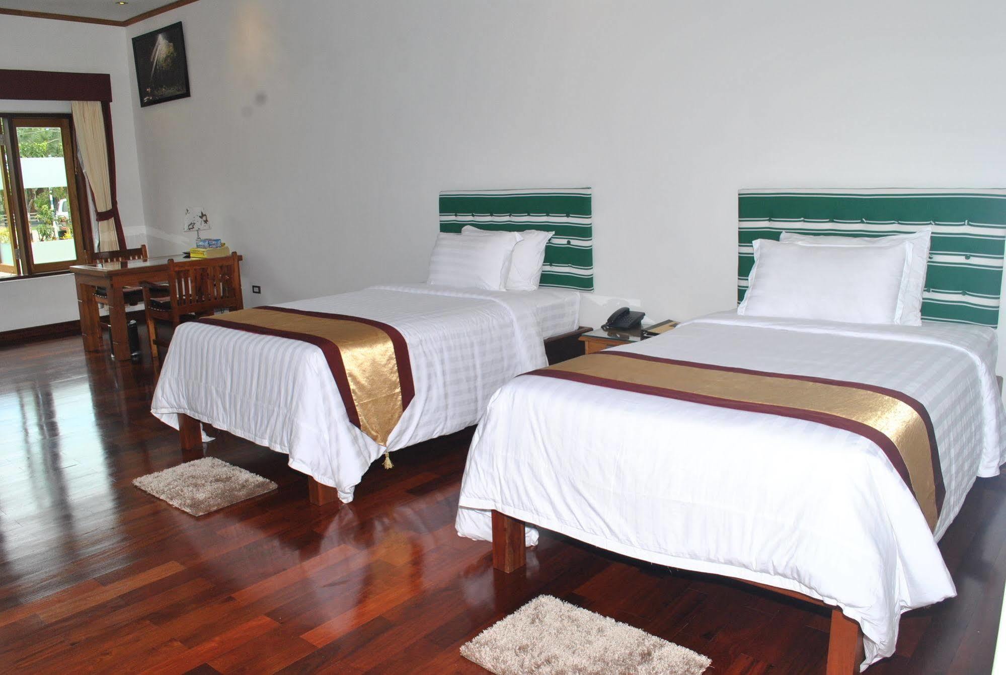 Myanmar Life Hotel Yangon Exterior foto