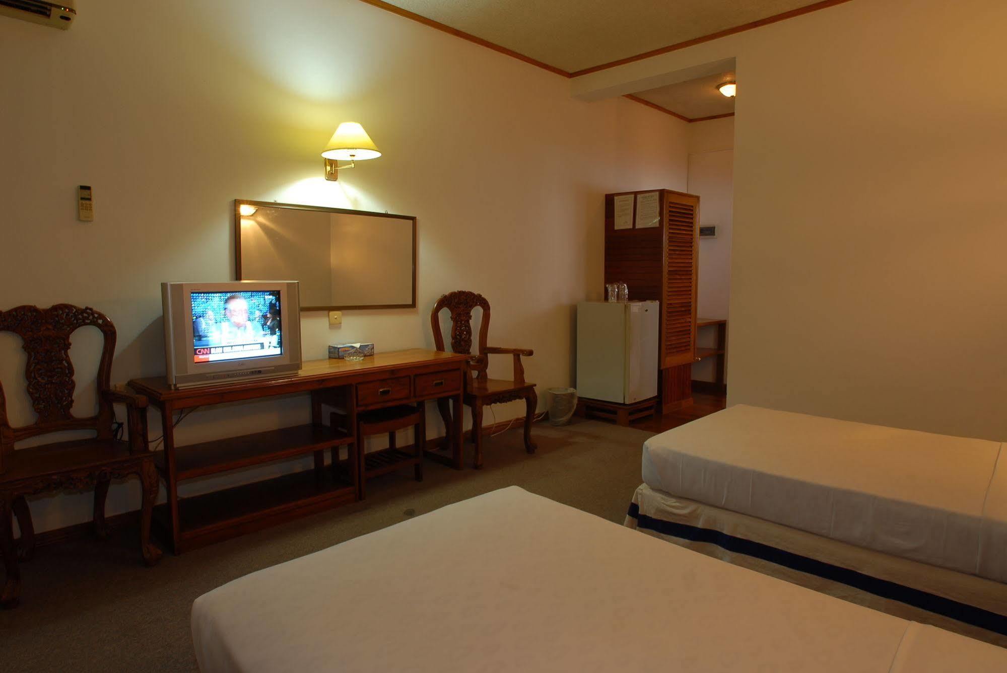 Myanmar Life Hotel Yangon Exterior foto